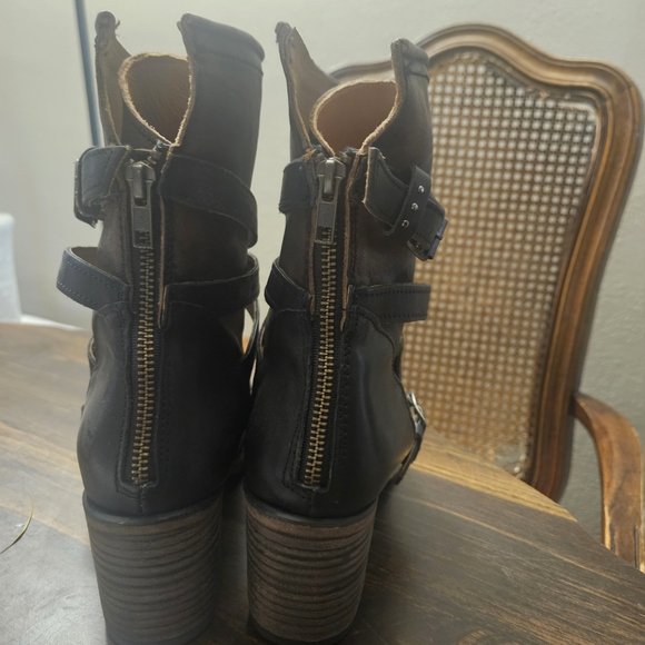 Freebird by Steven Black and Brown Ankle Boots - Picture 3 of 6